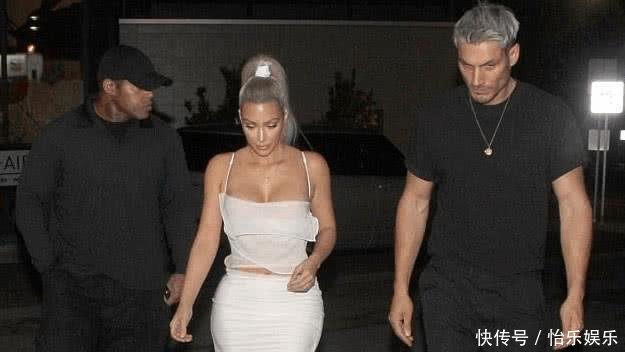 卡戴珊深夜受保安贴身护送, 这身打扮也难怪“犯罪率”会升高