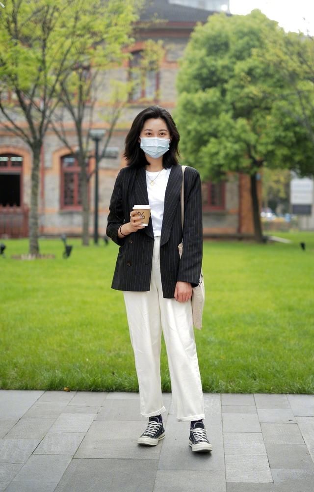 穿搭■谁说“仙女”一定要穿粉红色，基础黑白灰也能穿出精彩，穿出品味