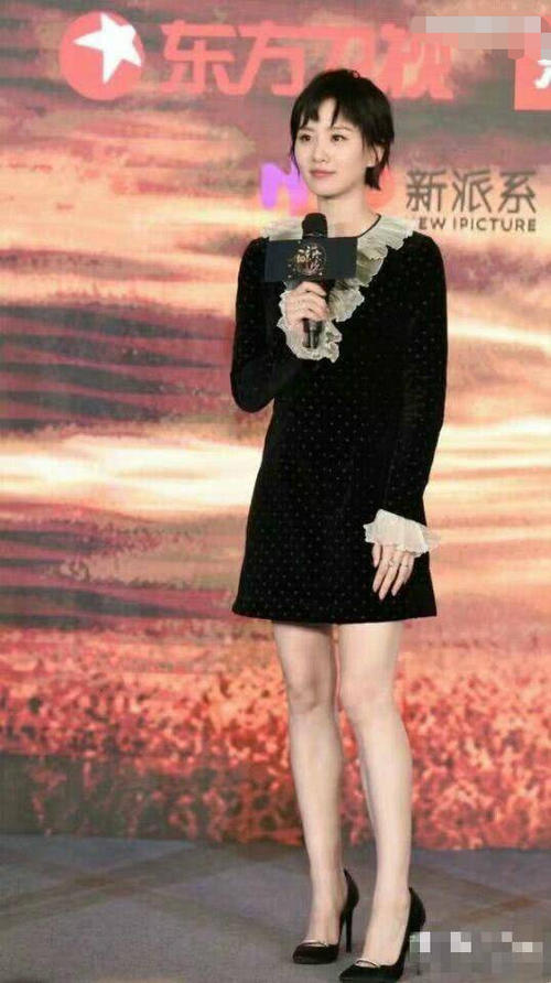 长得美就可以不顾发型?赵丽颖非主流,一人好似一月没洗头!