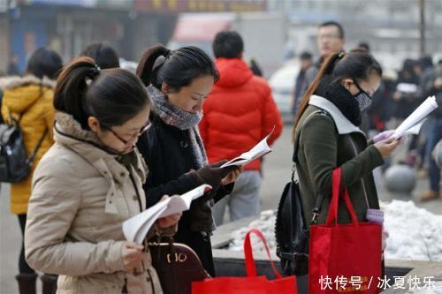 已经从公务员转到事业单位的人，还能再回到公务员单位吗