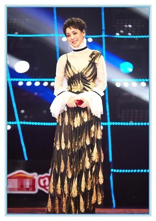 陶虹是46岁，宁静也是46岁，二人同框，差距竟如此尴尬？