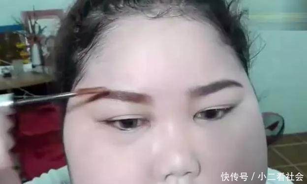 大脸胖妮化妆后，惊艳全网，网友称要娶她为妻，让人难以置信！