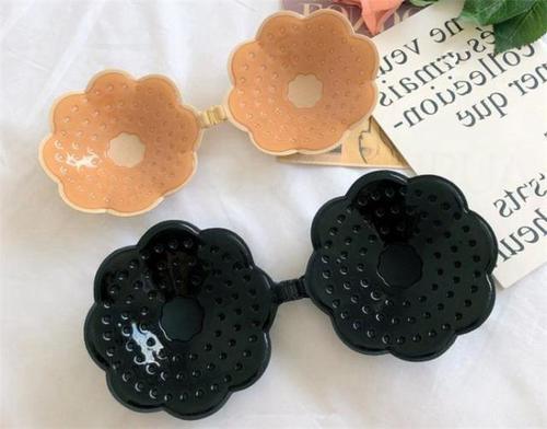 七夕聚会穿小礼服要如何穿内衣,几点建议教你如何挑选内衣!