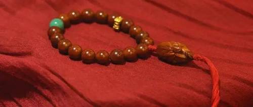 论色彩搭配在串珠界的重要性