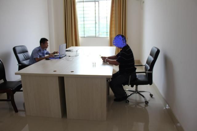 净网2018 小孩充电时玩手机被电死?谣言!罗城网警教育训诫视频发