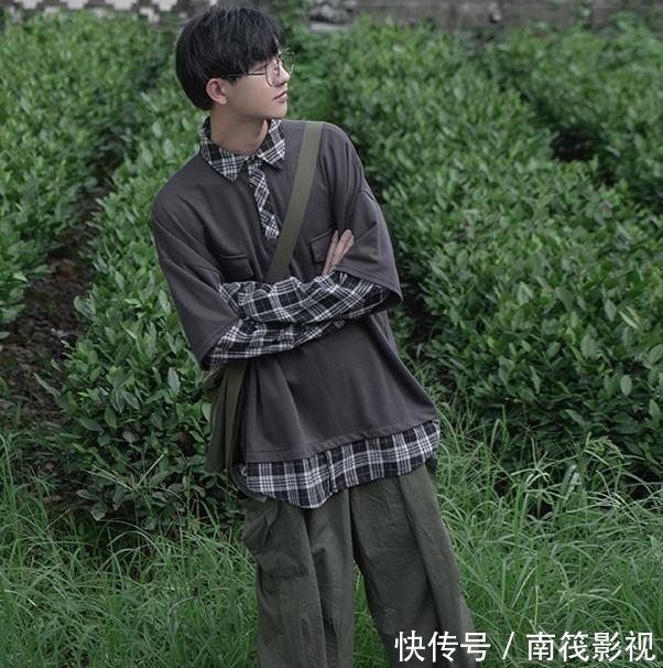  「韵味」格纹元素的点缀，其实更有韵味