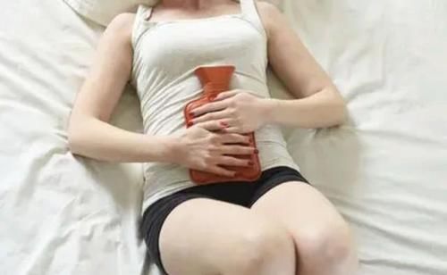  『导致内分泌』老得慢的女性，身上或许有3个特征，占一个说明你还年轻