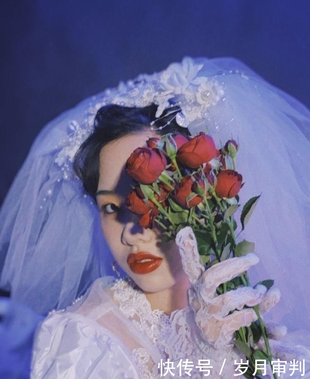  婚纱照：阿沁与刘阳分手90天后，首次晒出婚纱照，难道是好事将近吗？