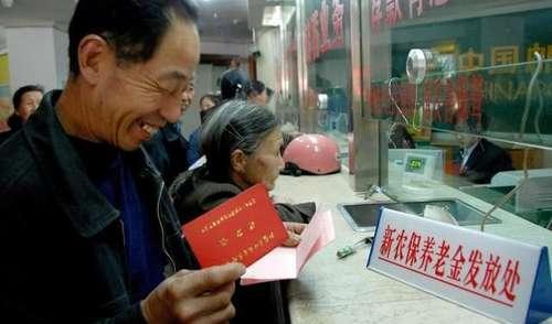 2019年上涨的养老金会不会提前发放？要到8、9月吗？听专家怎么说