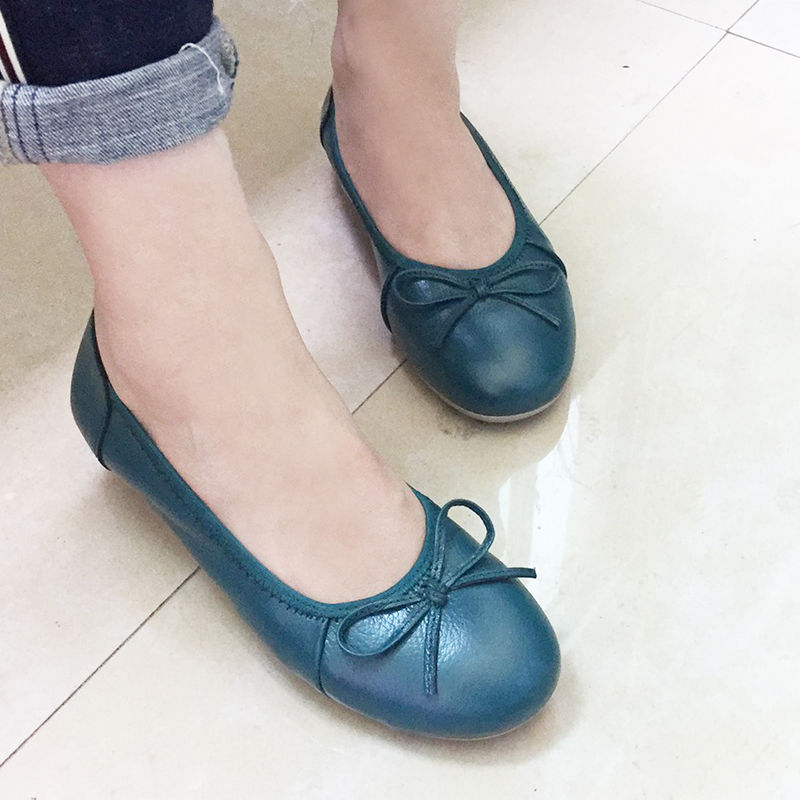 四五十岁女人别穿高跟鞋，新出炉一种“软秋鞋”，上脚轻盈又洋气