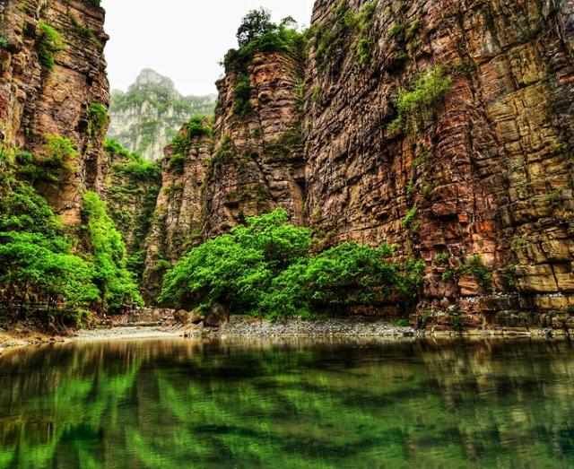 穿越太行山，行摄挂壁路太行山深处的世界奇迹！