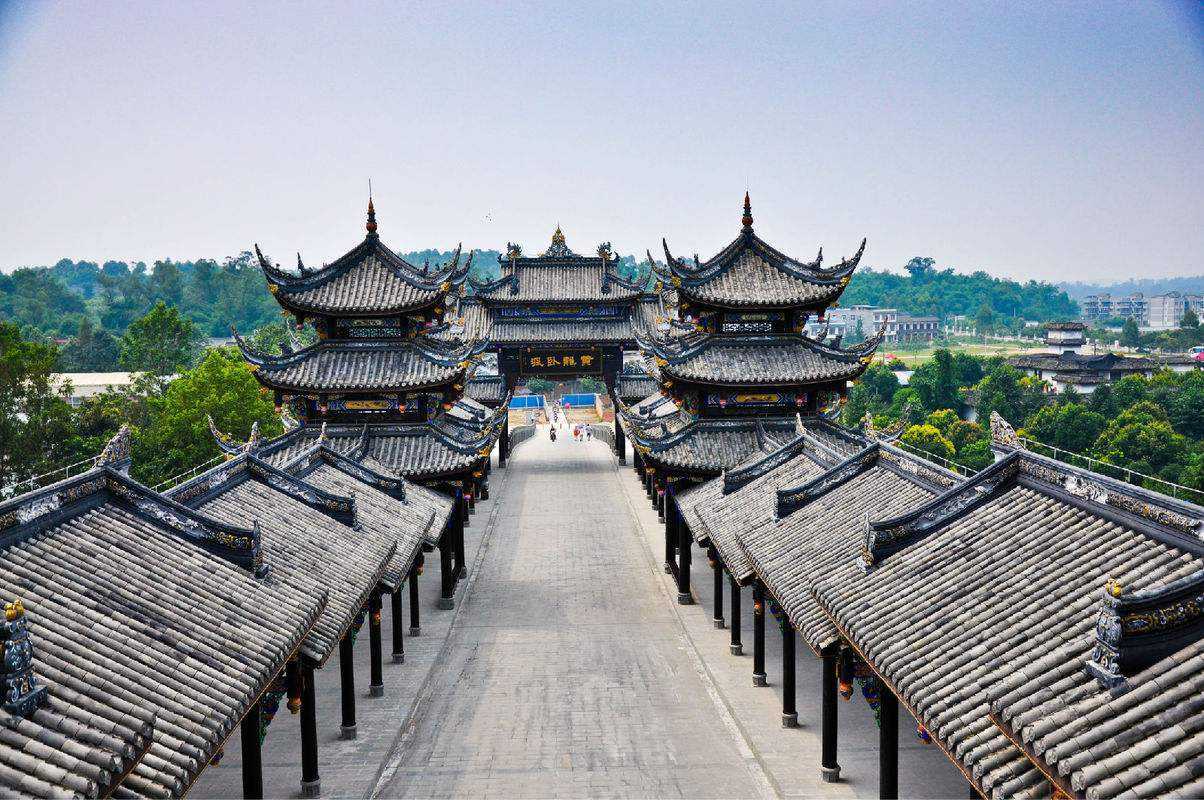 中国最“傻”古镇，被誉为“火龙之乡、中国好莱坞”，却不收门票