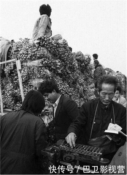 镜头下：８０年代北京那些老照片催人泪下，每一张都是满满的回忆