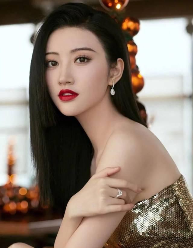  「高度」惊艳中国妆火了！学会这款妆，今年抢先美出新高度！