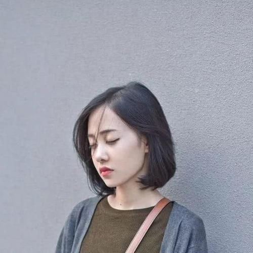  『看起来』敢剪短发的女生颜值都不低