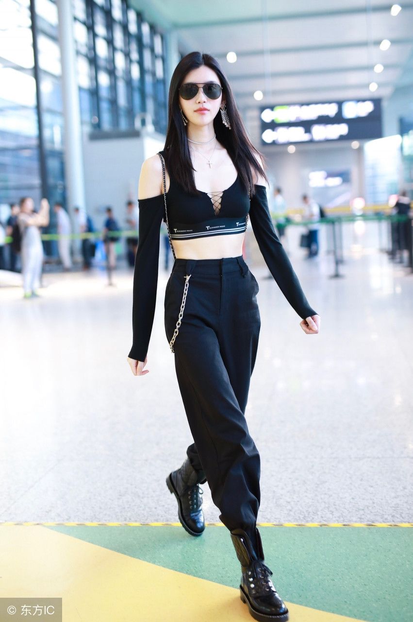 这么瘦的奚梦瑶都被副乳困扰?原来这个跟胖瘦无关