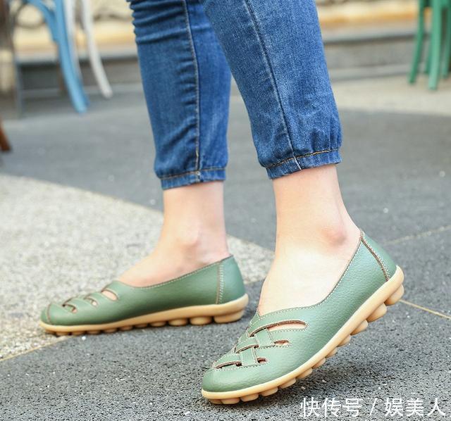 【漂亮】桑拿天,脚黑不敢穿凉鞋?漂亮女人最爱穿“凉凉单鞋”,显嫩显白