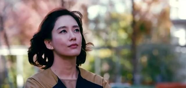  【吃冰淇淋】在这个孤独的城市，不是每次心动都要发展出一段恋情