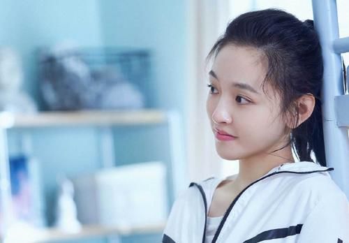 「夫妇」冰糖夫妇“胜利之吻”,传说中的8个机位,网友:张雨剑在看电视吗?