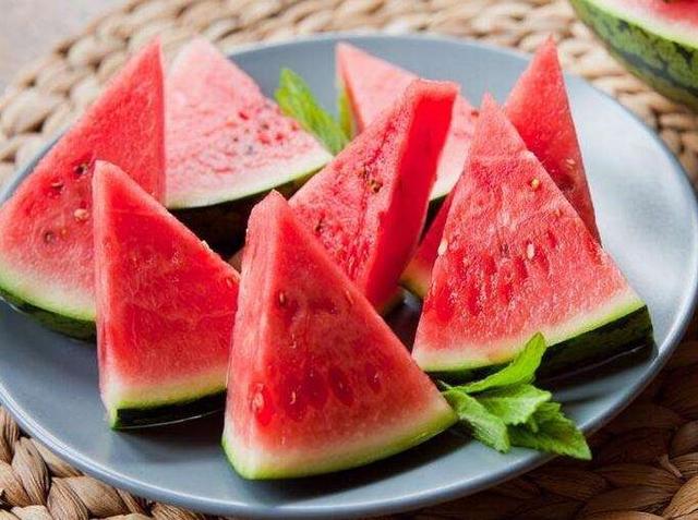 女人夏天出门怕晒?不是只有柠檬，这几样食物更多人喜欢