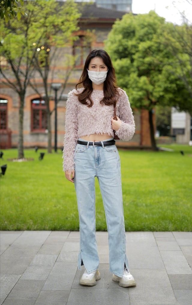  『千万别』一身穿搭没有白就不算完整，小面积提亮真的很重要，千万别忽视