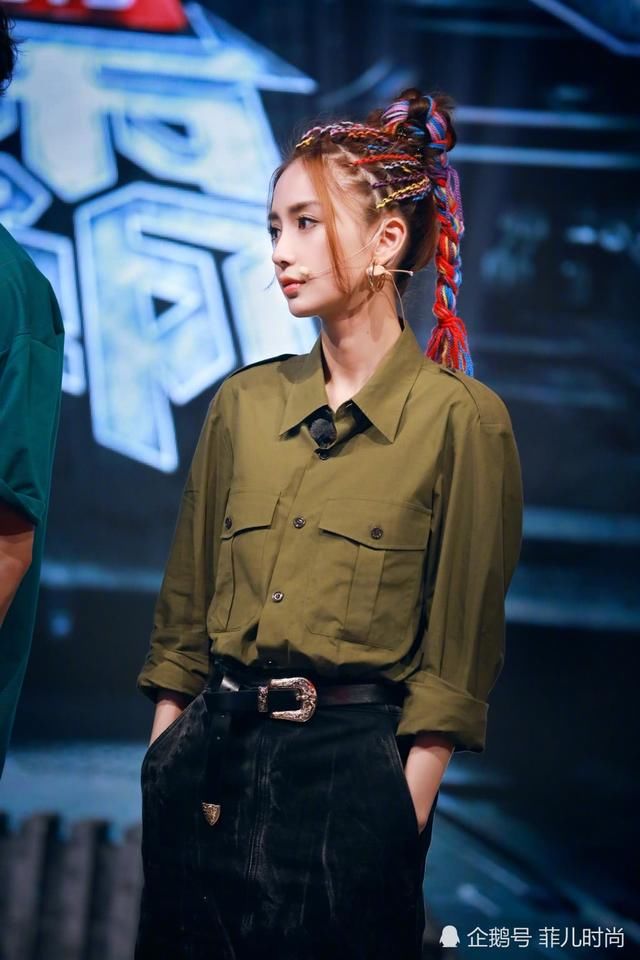杨颖只是编了一头脏辫，就从29岁变19岁，网友：我又恋爱了！