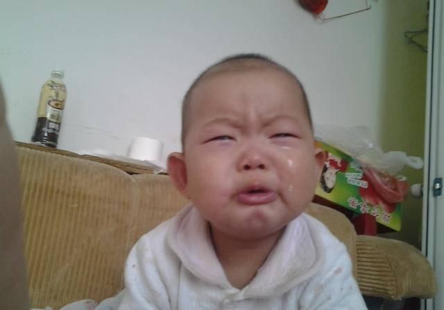 「电子产品」医生提议:小孩晚上睡觉枕边防止放3物,引起干咳发育慢