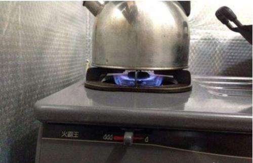 “最慢”火车：全程票价11.5元，没有空调，40年来基本没变