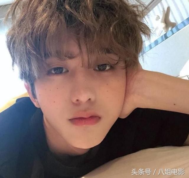 超高人气的蔡徐坤微博转发量频破千万，传言将被封号？不可能！