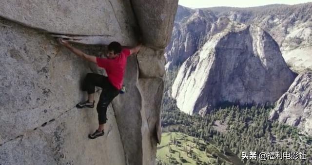 难度堪比登月!他徒手无保护爬上914米峭壁,恐高症患者最好别看