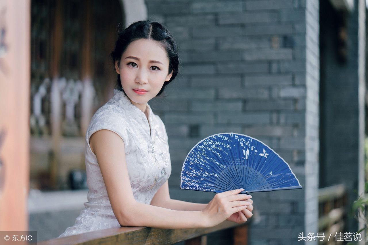 夏季怎样显示你的美，据说只有少部分人可以驾驭的了中国旗袍