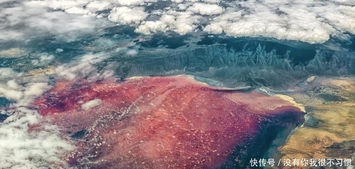 11个地球上最接近地狱的恐怖秘境: 一碰到湖水就会马上被石化