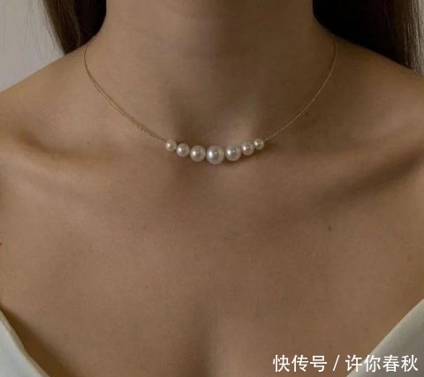 「条珍珠项链」简直不要太好看,珍珠项链时下最流行的几种佩戴方式都在这了