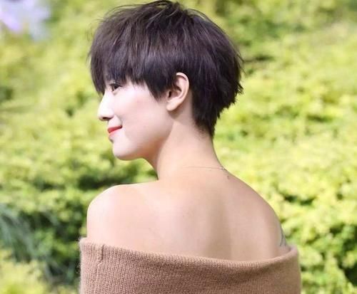  『女生』女生自认为很美的“4种”发型，直男内心很嫌弃，可不要剪了