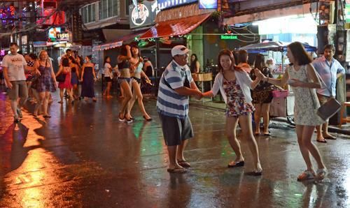 世界上5座夜生活最火爆的城市，东方人向往欧洲，西方人痴迷亚洲