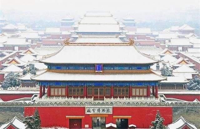 “瑞雪”降临北京城，两元在景山看故宫雪景！颐和园也不容错过