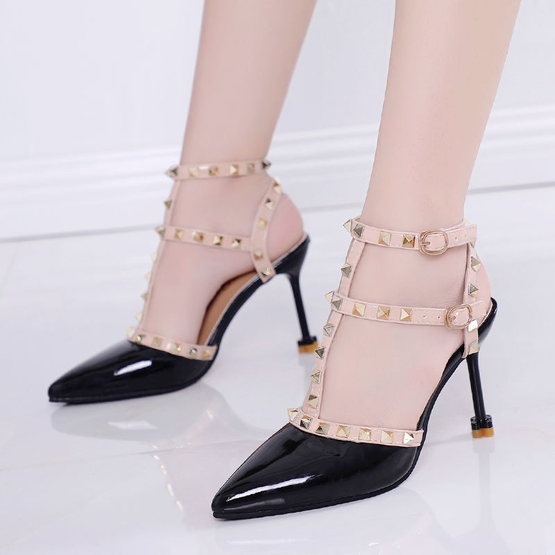 漂亮妹妹只是选对了高跟鞋，细长直，妥妥的人生巅峰~