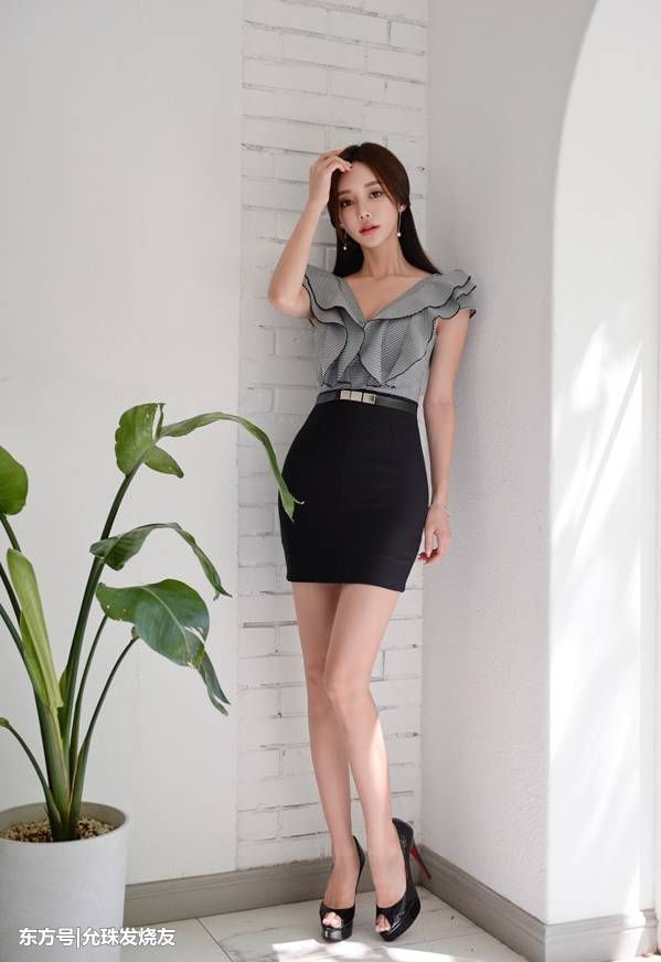 孙允珠荷叶青石密纹蝴蝶包臀裙