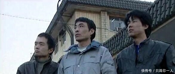 『警察队伍』凶恶的董雷逃跑以后,同伙石头,为何会继续留在出租房