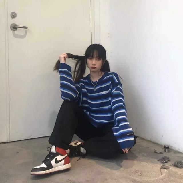  潮牌@SNKR Girls送鞋丨男友衬衫、潮牌、球衣...性感又会搭，就是这期球鞋女生们！4.20-4.26