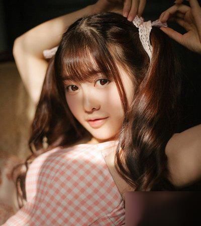 让你的马尾辫更加时髦漂亮的扎发小技巧！