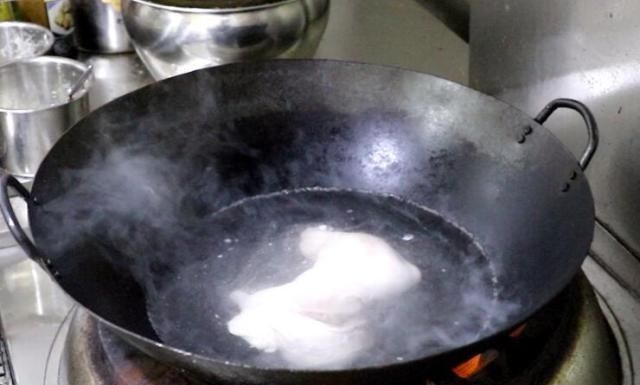 『下入猪肚』猪肚怎么做才好吃?大厨教你一种做法,好吃又下饭,一上桌就抢光