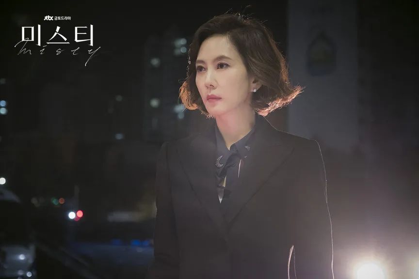 「福斯特医生」韩国当下最热门韩剧《夫妻的世界》:人妻的复仇,从不是容易的“爽剧”
