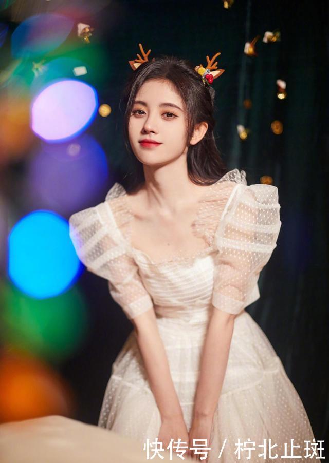 『一枝花』真正的美人在''骨''不在''皮'',脸上都有这5点,老了也是一枝花