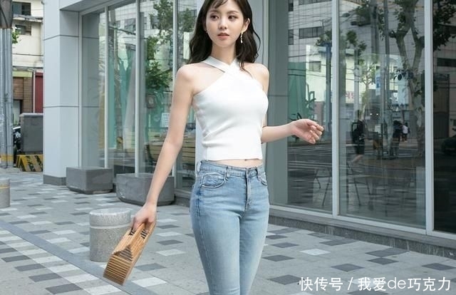 「没错」街头偶遇一美女,由内而外散发都市女郎气息,是最佳女友型没错