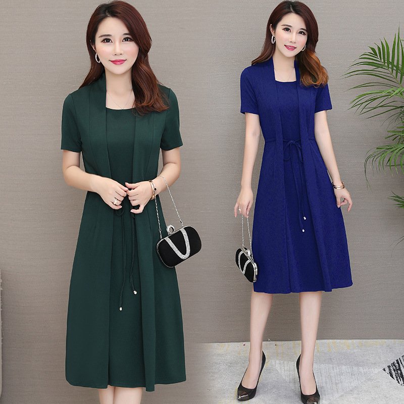 30岁老婆穿这连衣裙，好看不说，还性感的要命，我马上买几件回家