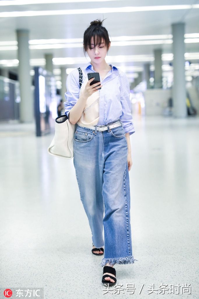 爸，我把您的牛仔裤穿出门了!她们都说很好看