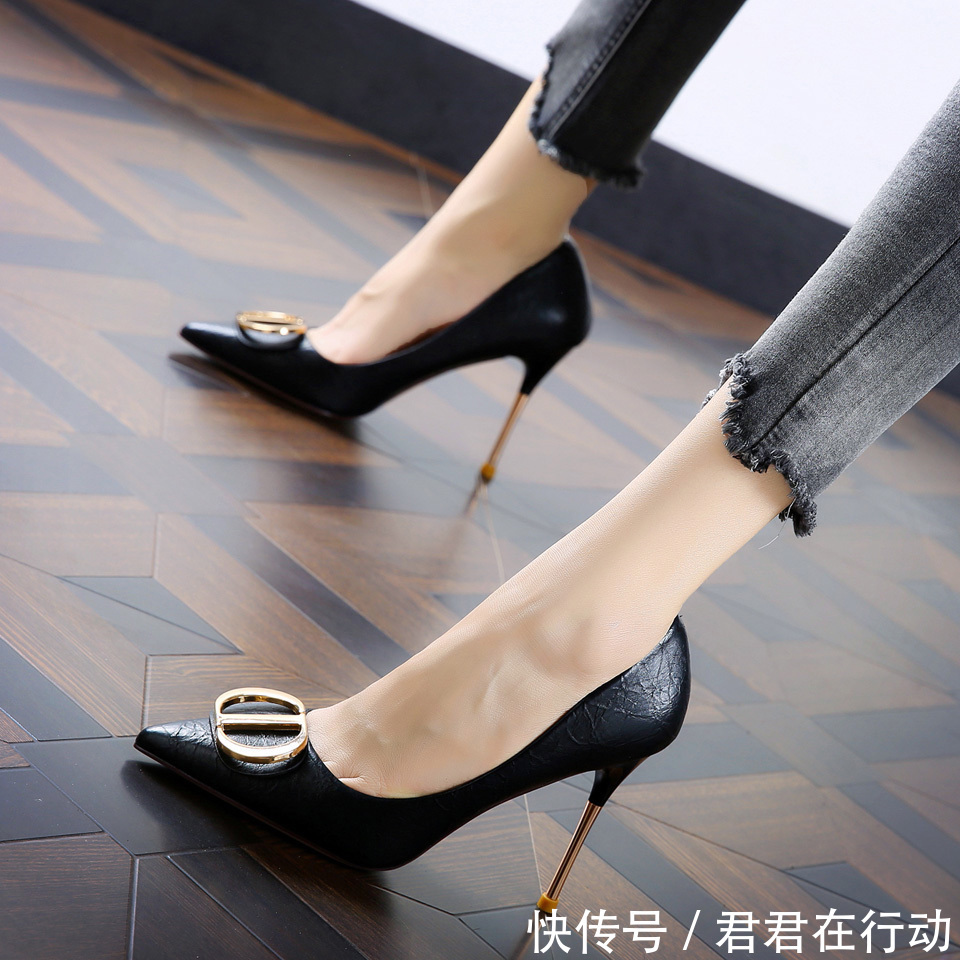 #尽显#一见倾心的高跟凉鞋,尽显女性美
