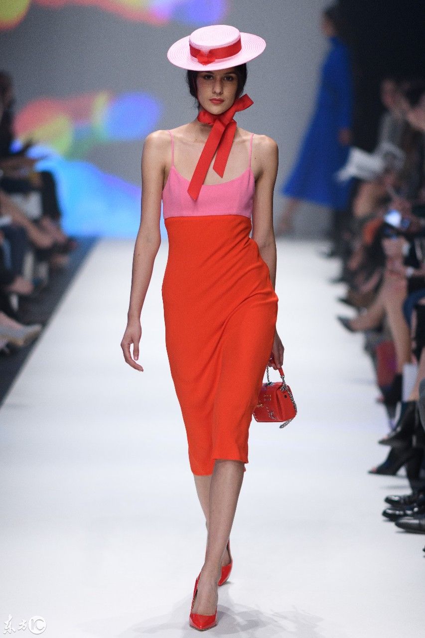 时装周|气质型的设计，大方简洁，很结合实际，可以参考的穿搭