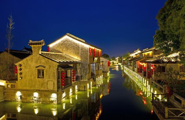 这座3000年古镇，夜景美到令人窒息，这才是江南古镇该有的味道